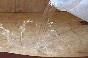 白玉漏水维修 免砸砖防水材料该如何施工