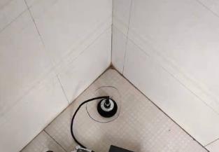白玉卫生间漏水维修之 loft 夹层储藏室毗邻暗管渗水哪家好，推荐诚匠小爱修缮